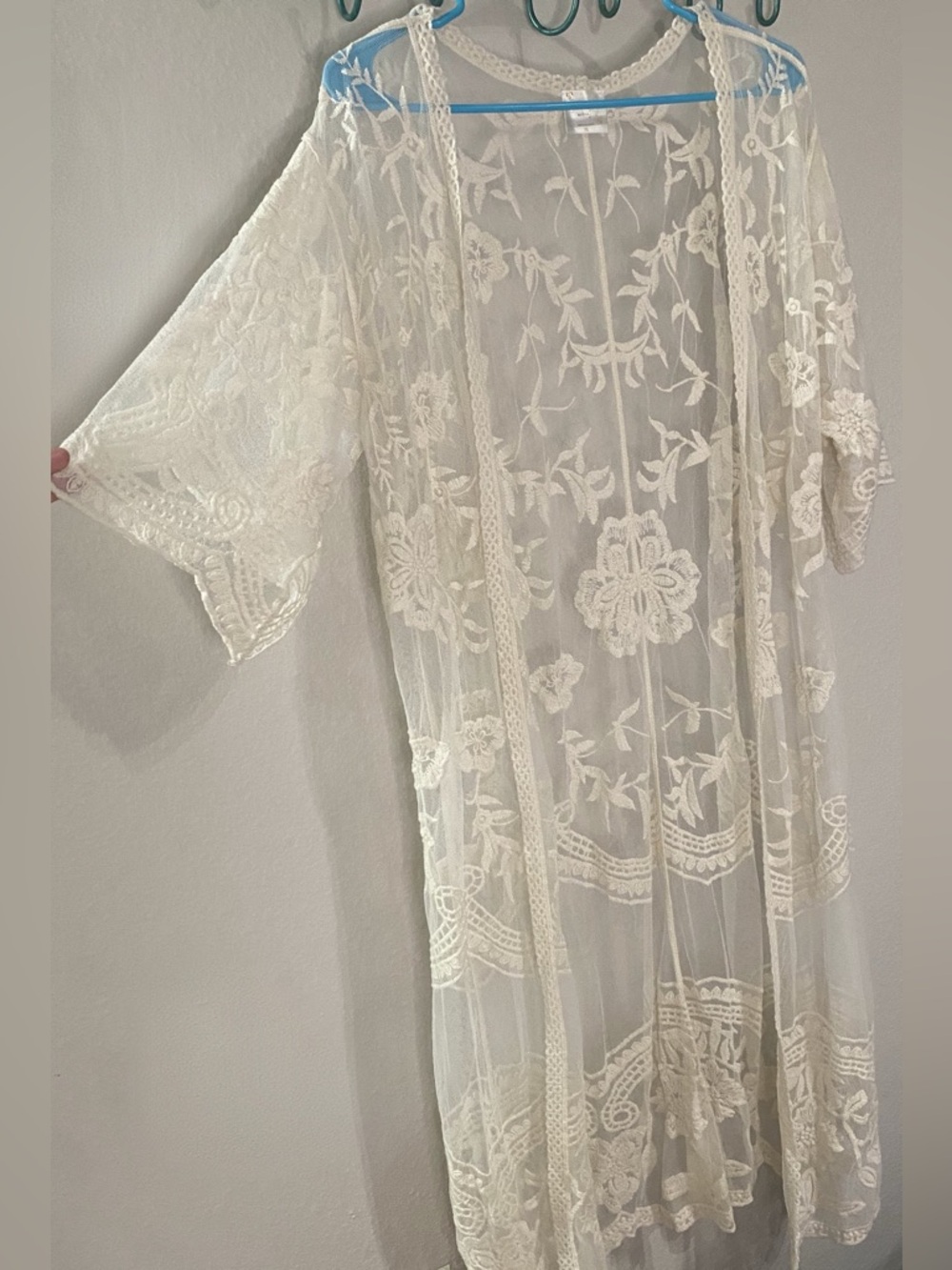 IVORY FLORAL EMBROIDERED BEAUTIFUL LACE KIMONO